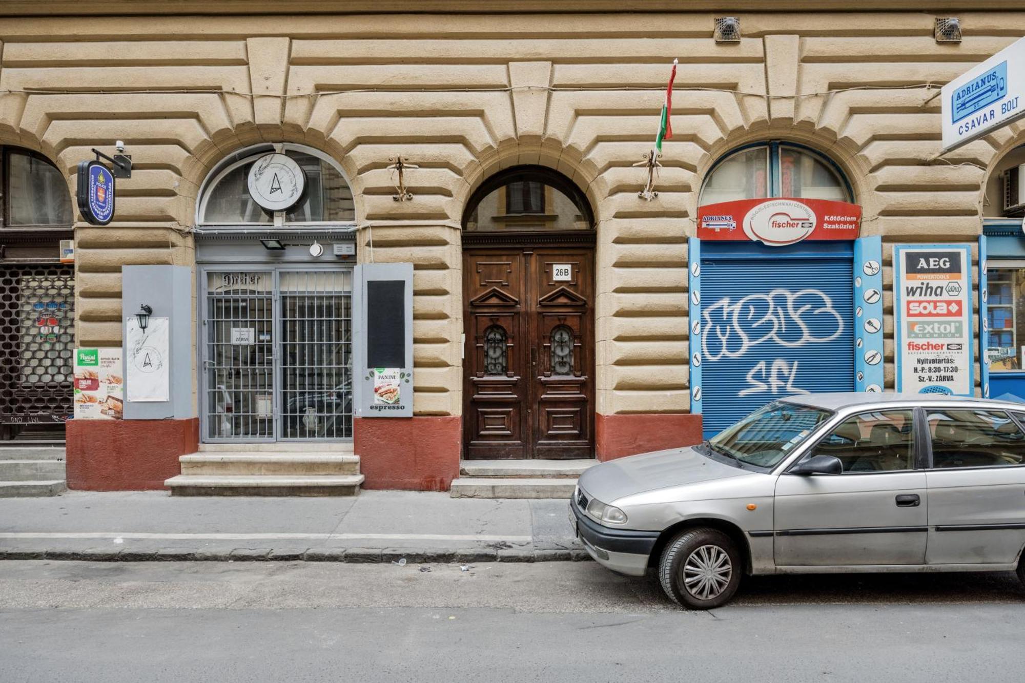 D26 Luxury Suites Budapest Exteriör bild